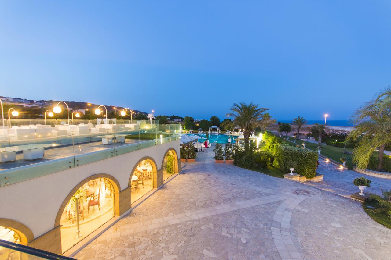 Augustus Hotel *